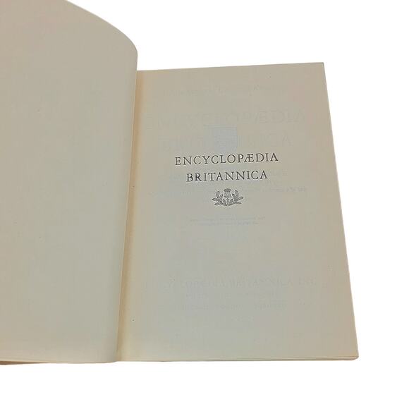 1959 Edition Encyclopedia Britannica Vtg HC Volume 22 TEXTILE to VASC Education - Picture 5 of 15